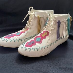 Vintage white leather Southwest L.J. Simone ankle boots